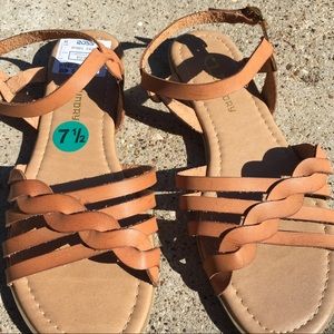 Women’s cute brown leather sandals size 7.5!